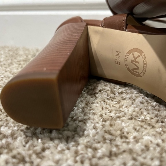 Michael Kors Women's Berkley T-Strap Platform Dress Sandals - Picture 4 of 10